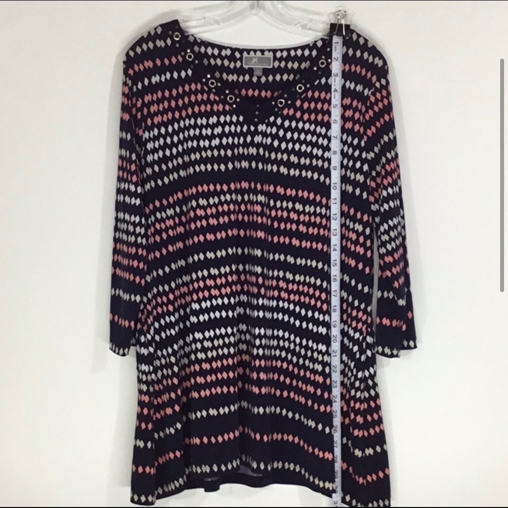 GUC JM Collection Women's
Large V-neck 3/4 Sleeve Stretchy Tunic RePosh